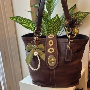 🤎Coach Lily Legacy Tote🤎